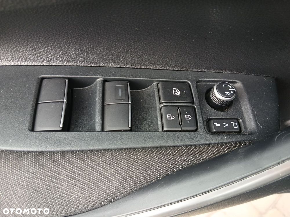 Toyota Corolla - 21