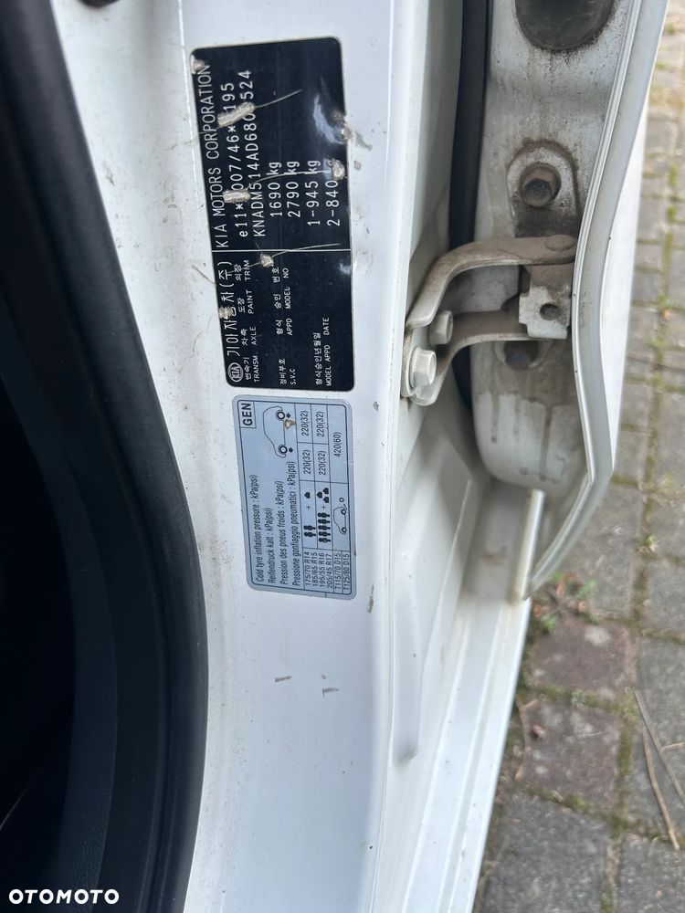 Kia Rio - 5