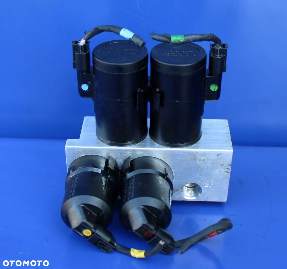 Blok zaworów ABC przód tył OE Mercedes SL R230 W230 SL500 W215 A2203200358 - 1