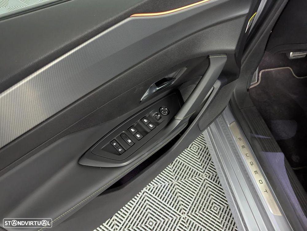 Peugeot 308 1.6 Hybrid GT e-EAT8 - 23