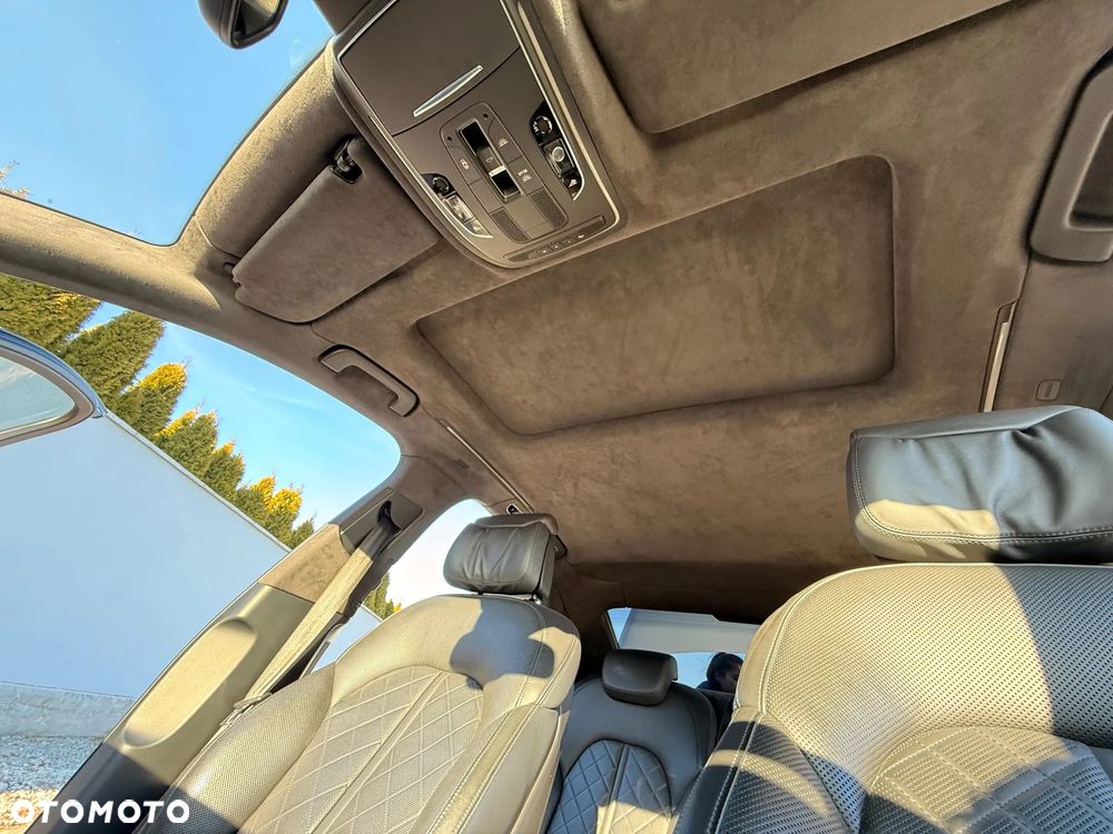 Audi A8 4.2 TDI DPF (clean diesel) quattro tiptronic - 32