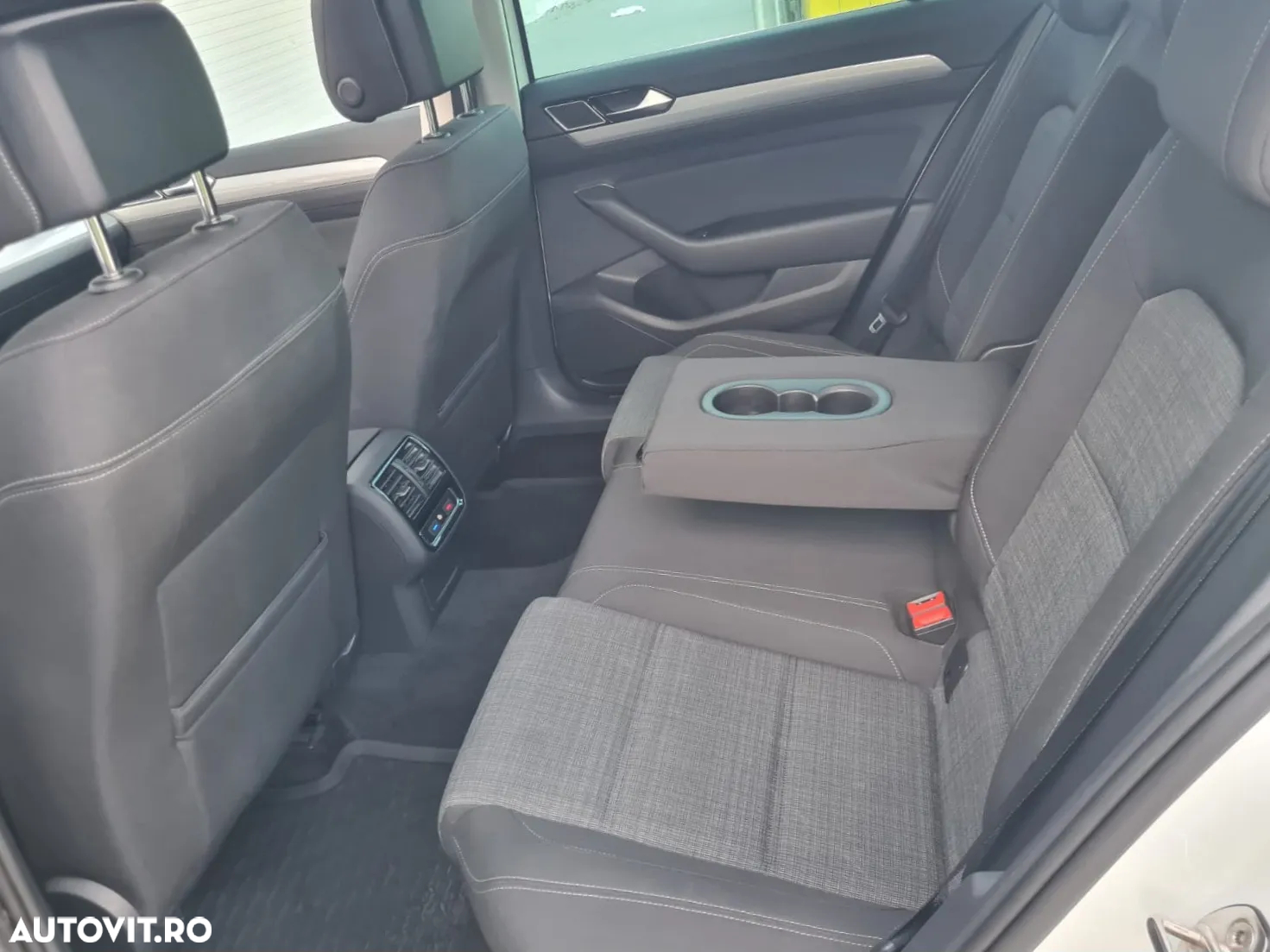 Volkswagen Passat 2.0 TDI (BlueMotion Technology) DSG Trendline - 14