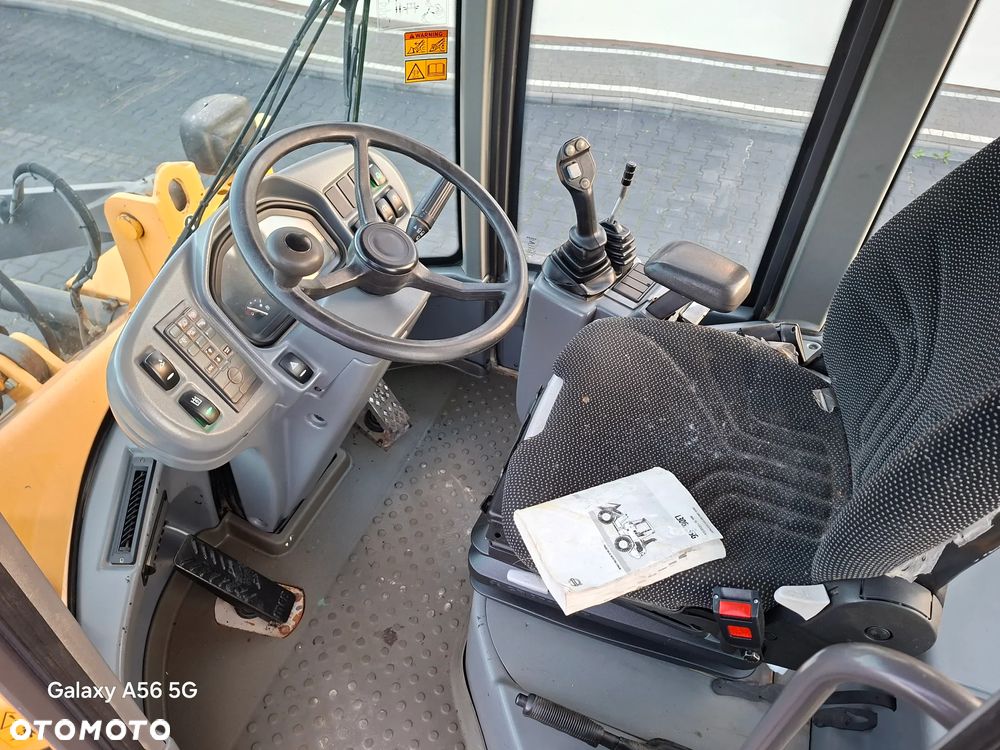 Volvo L30G - 8
