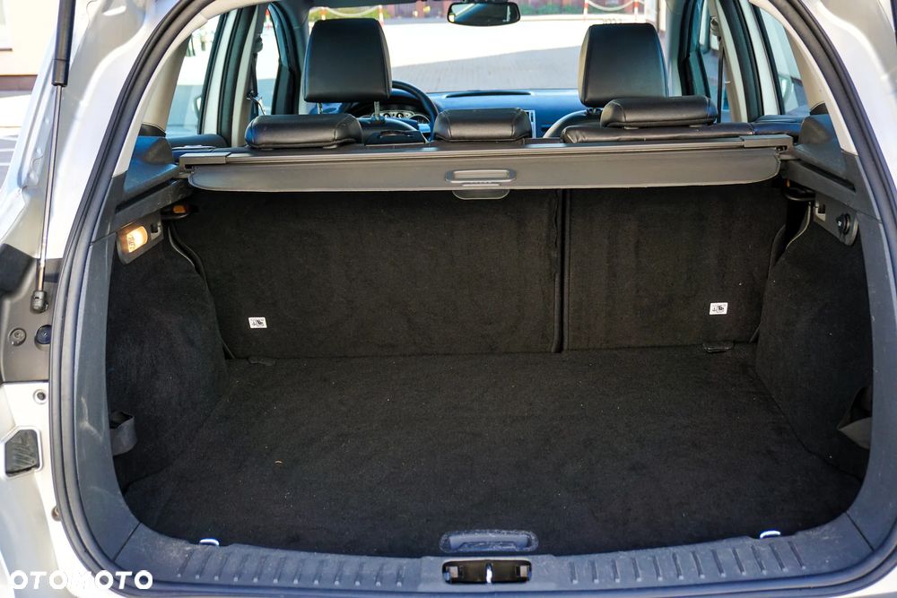 Ford Kuga 2.5 4x4 Titanium - 21