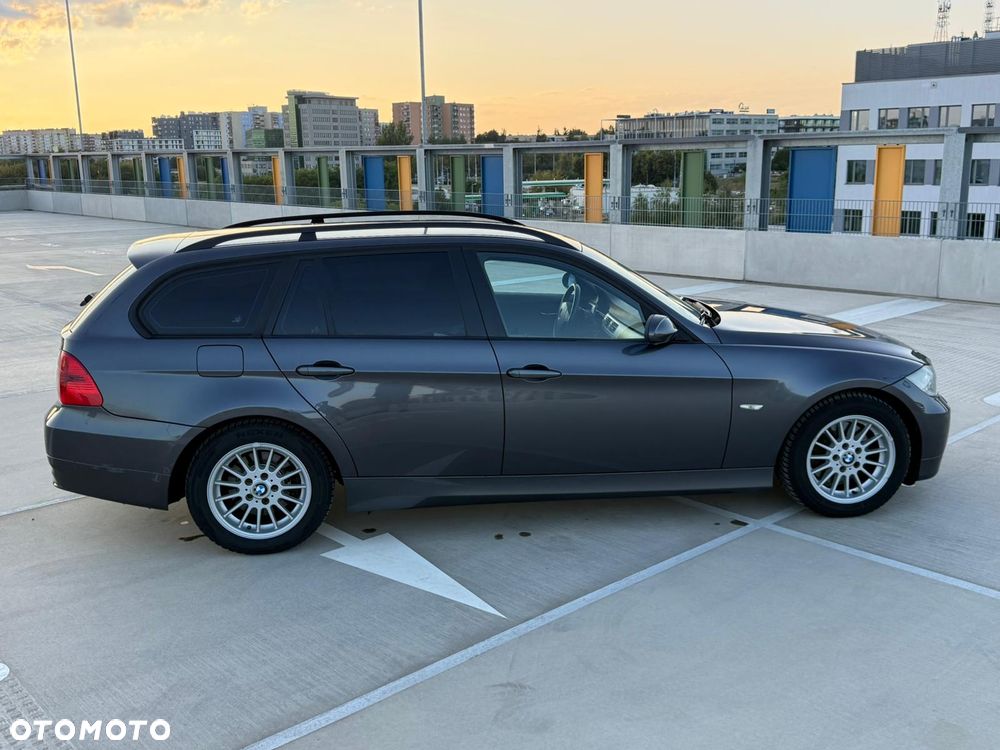 BMW Seria 3 320i - 13