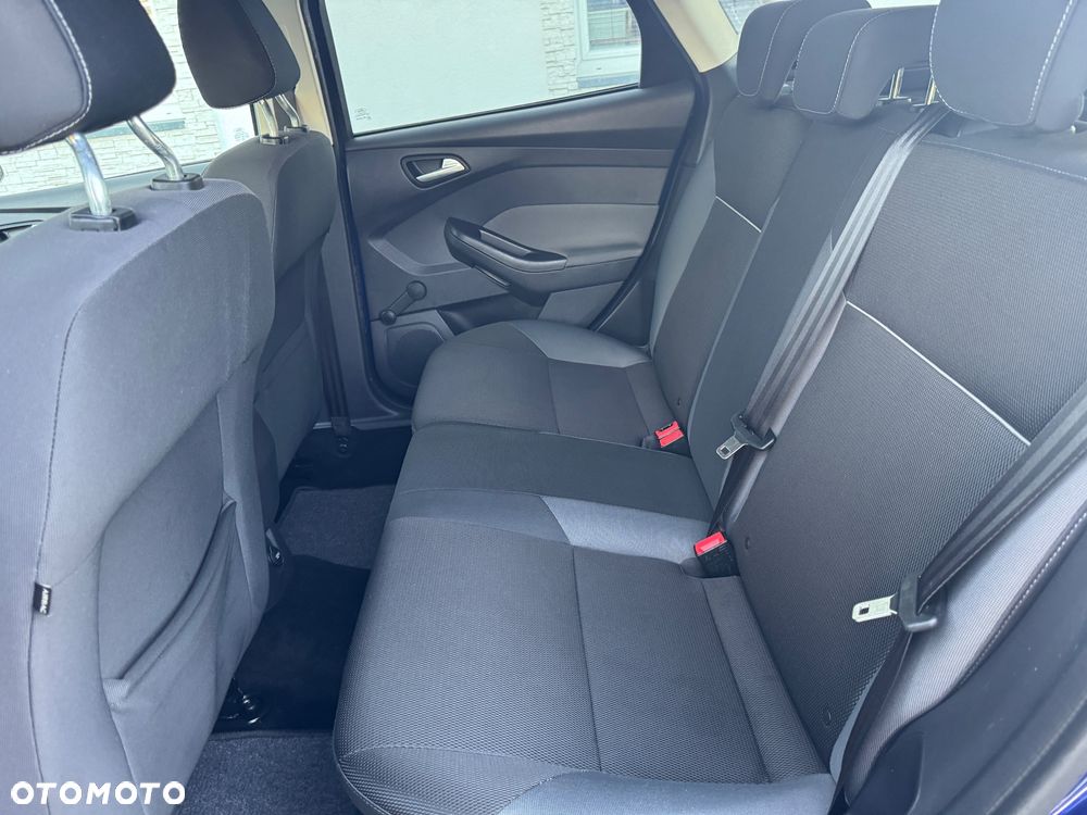 Ford Focus Turnier 1.0 EcoBoost Hybrid TITANIUM - 12