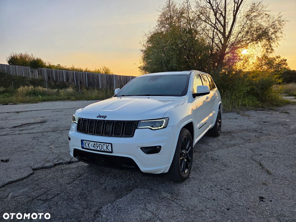 Jeep Grand Cherokee - 12