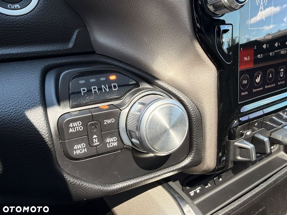 Dodge RAM 5.7 4x4 - 20