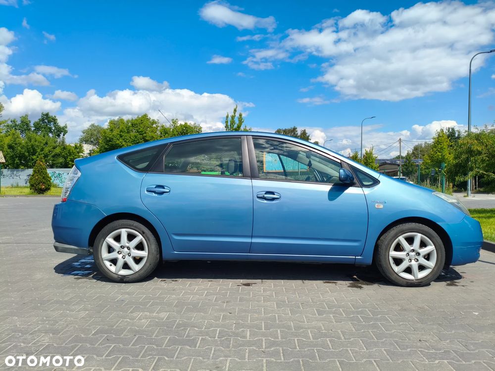 Toyota Prius 1.5 VVT-i Sol - 2
