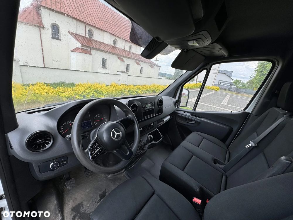 Mercedes-Benz Sprinter - 6