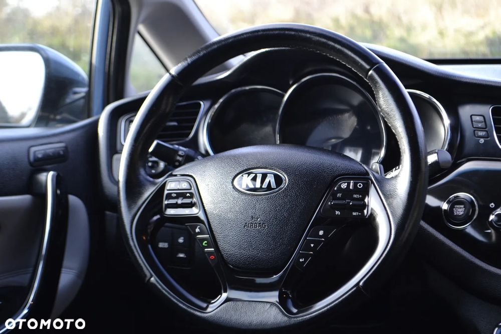 Kia Ceed - 24