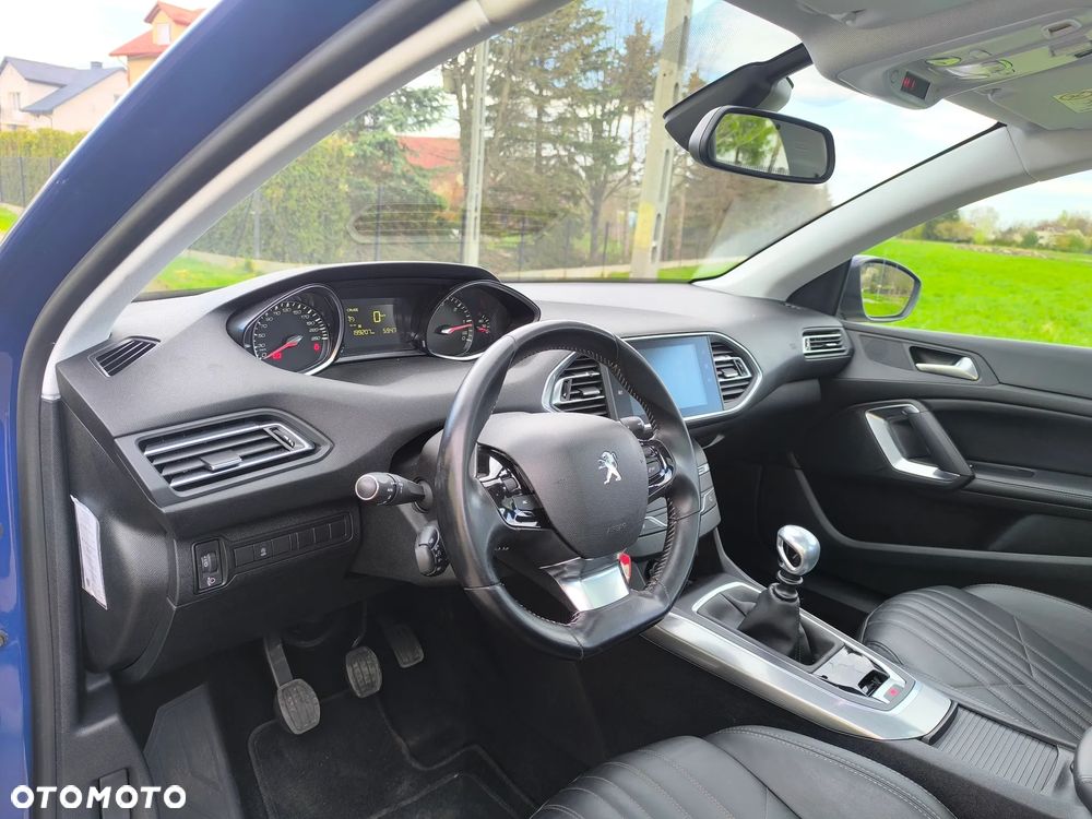 Peugeot 308 BlueHDi 130 Stop & Start Allure Business-Paket - 12