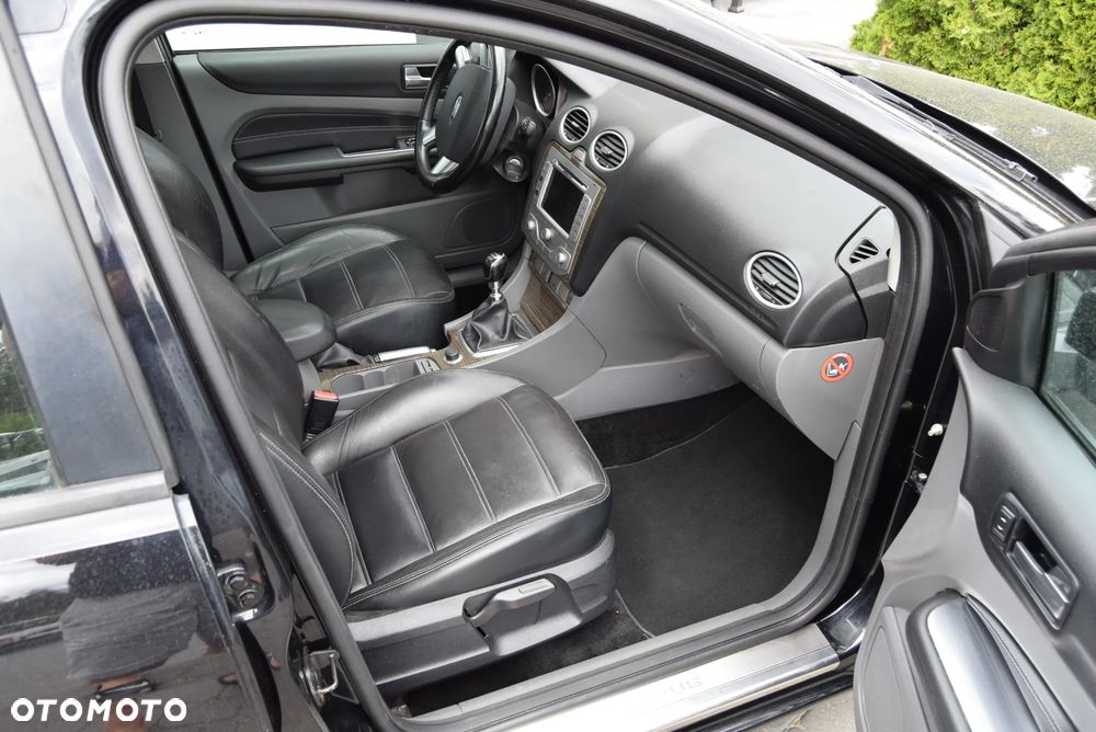 Ford Focus 2.0 TDCi DPF Ghia - 8