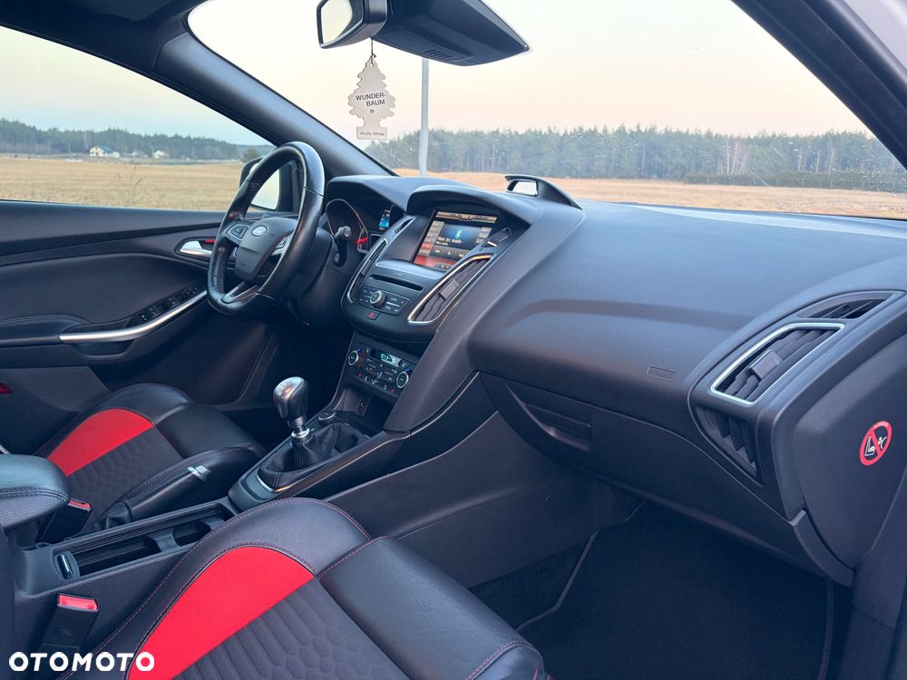 Ford Focus SW 2.0 EcoBoost ST - 20