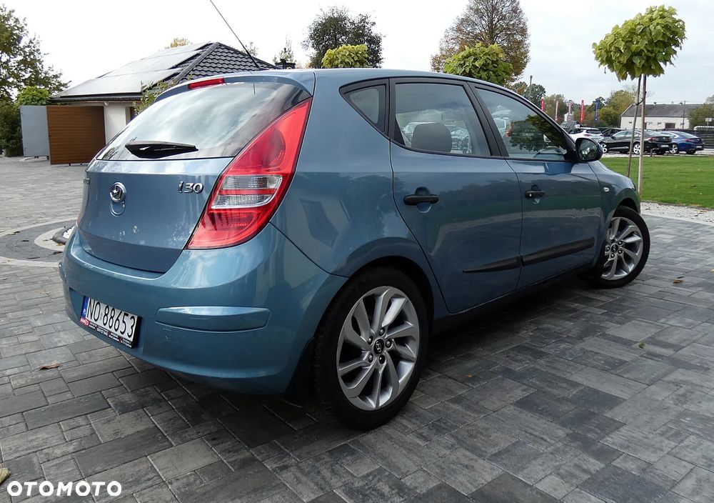 Hyundai i30 1.4 Comfort World Cup - 8