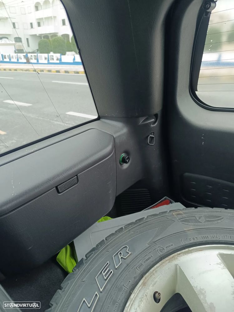 Jeep Grand Cherokee 3.1 TD Laredo - 12