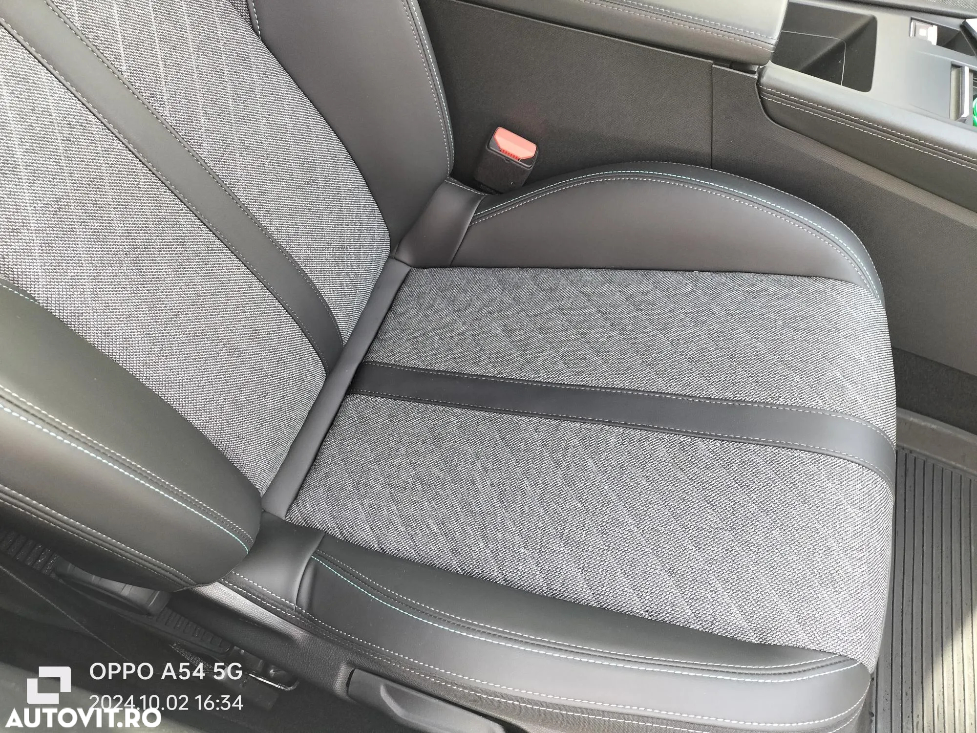 Peugeot 408 PHEV 180 Allure Pack - 26