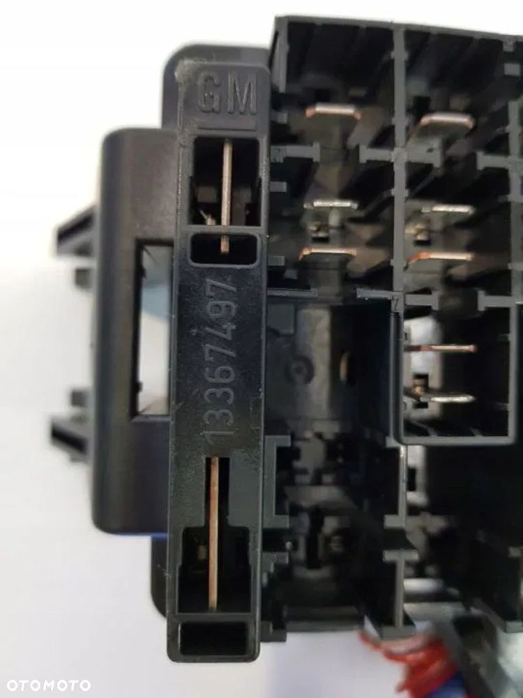 SKRZYNKA BEZPIECZNIKÓW OPEL ASTRA K V 1.6CDTI - 2