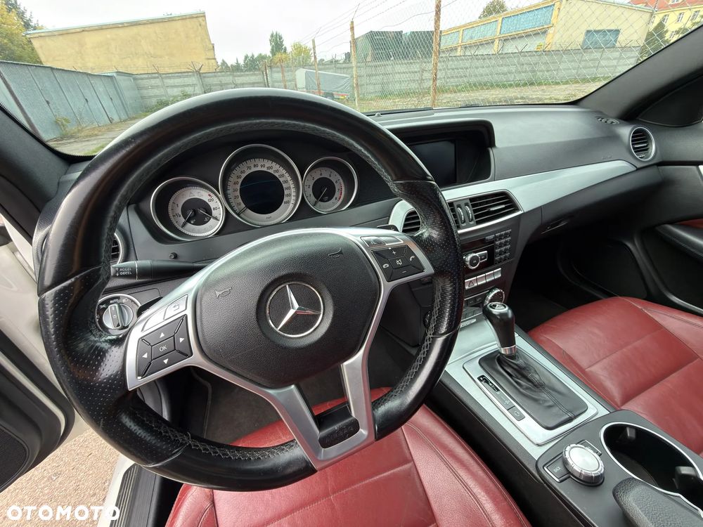 Mercedes-Benz Klasa C 350 CGI BlueEff - 16