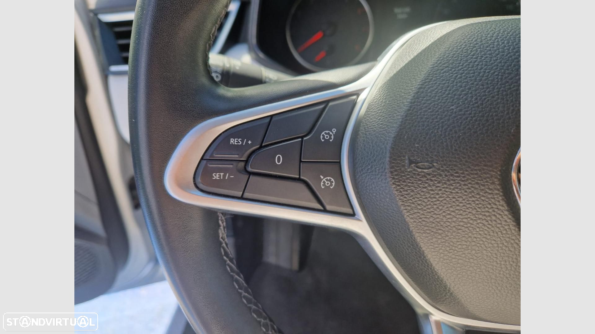 Renault Clio 1.0 TCe Limited Bi-Fuel - 15