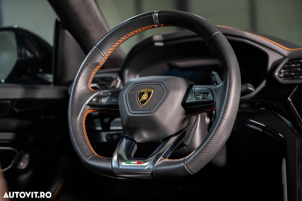 Lamborghini URUS - 34