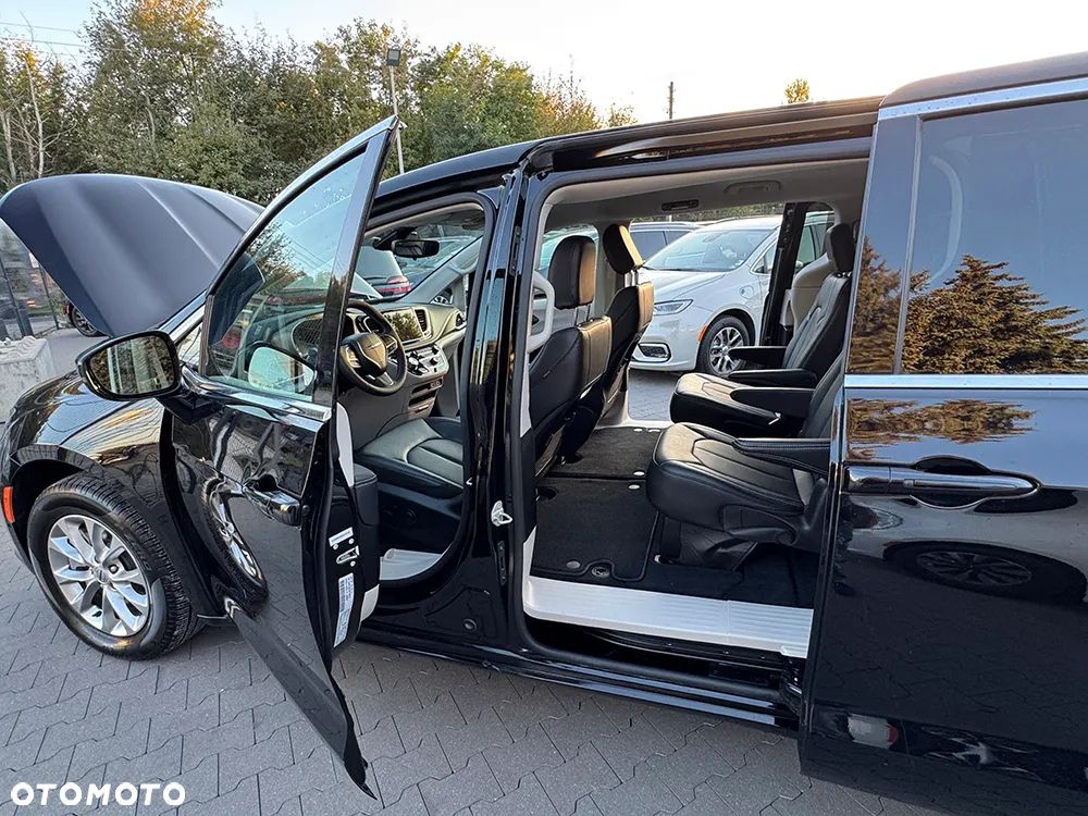 Chrysler Pacifica - 20