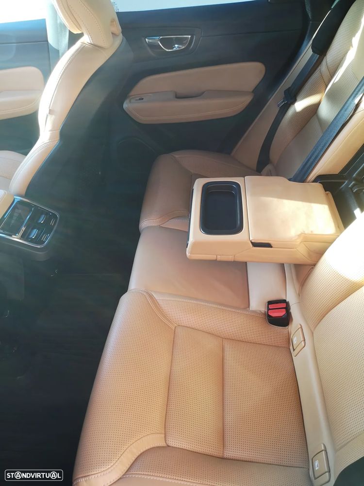 Volvo XC 60 2.0 B5 Inscription AWD - 14