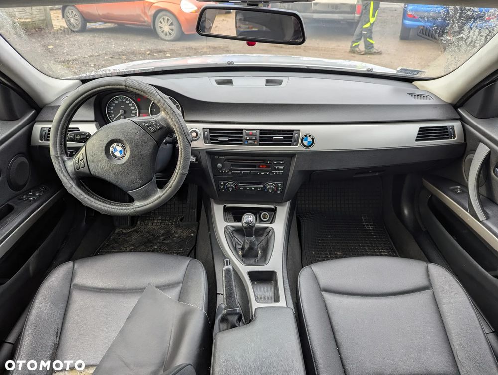 BMW 318D E90 2.0D M47N2 2005 na części - 7