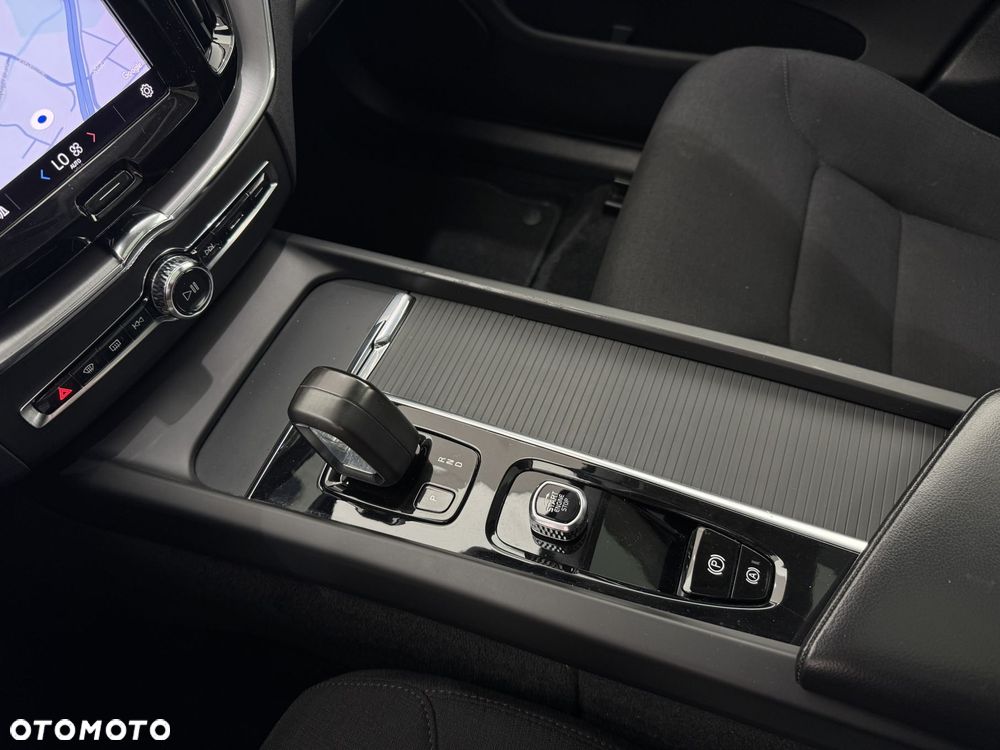 Volvo XC 60 T6 Plug-In Hybrid AWD Inscription - 26