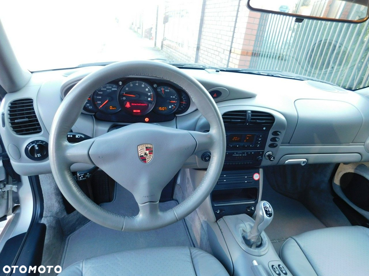 Porsche 911 Carrera - 16