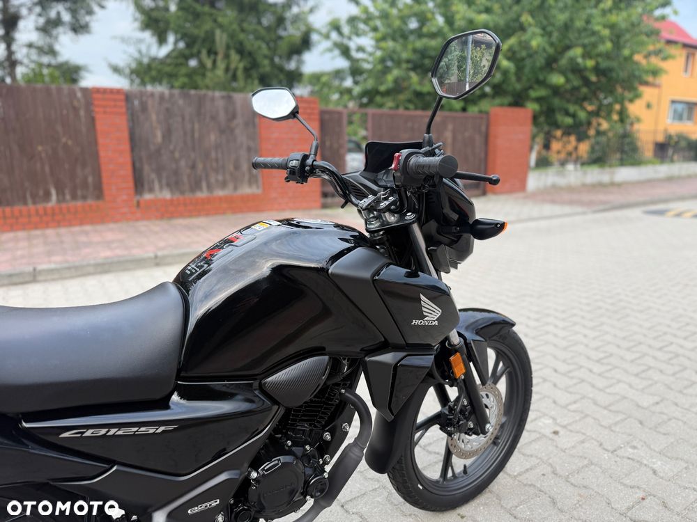 Honda CB - 12