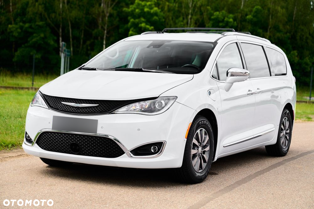 Chrysler Pacifica - 4