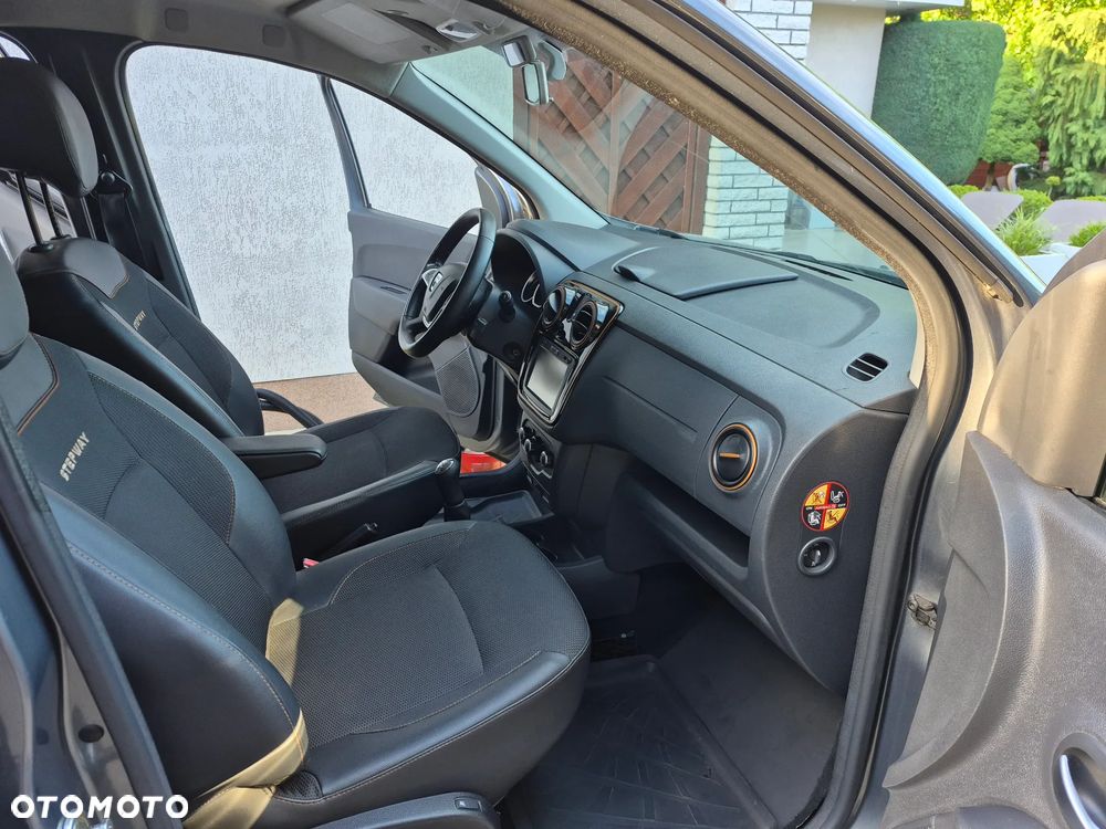 Dacia Lodgy SCe 100 Stepway - 8