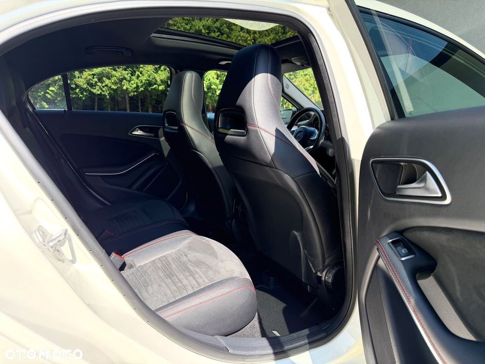 Mercedes-Benz Klasa A 200 CDI 7G-DCT AMG Line - 14