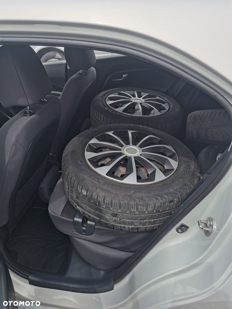 Kia Rio - 5