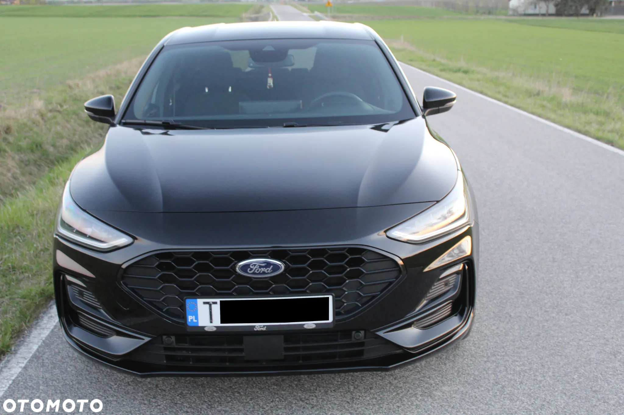Ford Focus 1.0 EcoBoost Hybrid ST-LINE X - 2