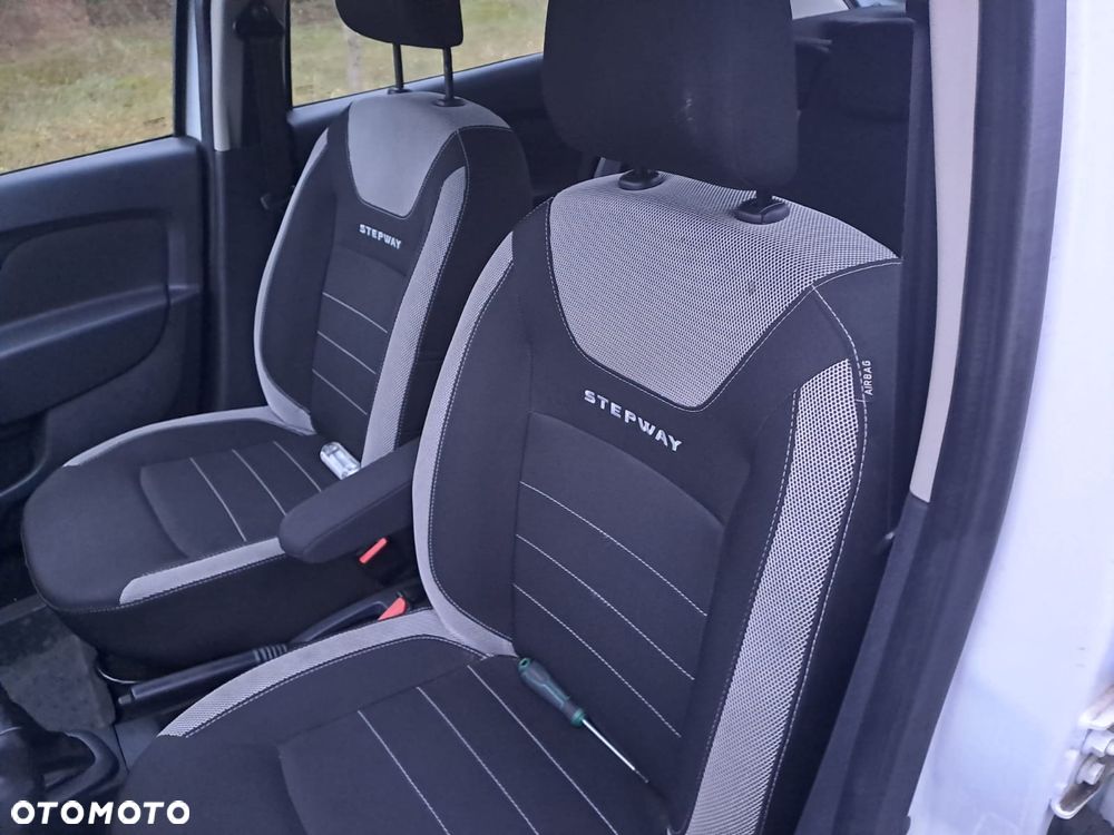 Dacia Sandero Stepway Blue dCi 95 Essential - 7