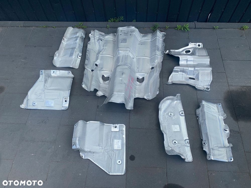 OSŁONY TERMICZNE PODWOZIA AUDI A6 C8 AVANT MILD HYBRID KOMPLET - 1