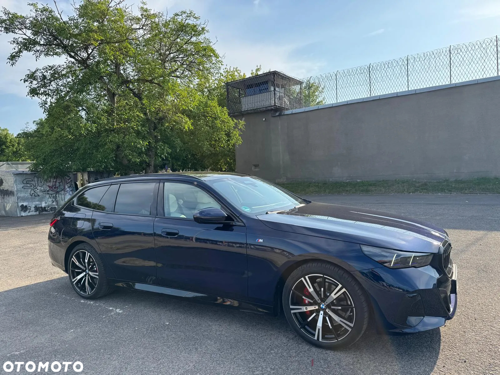 BMW Seria 5 520d xDrive Touring - 12
