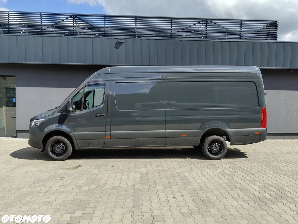 Mercedes-Benz Sprinter - 2