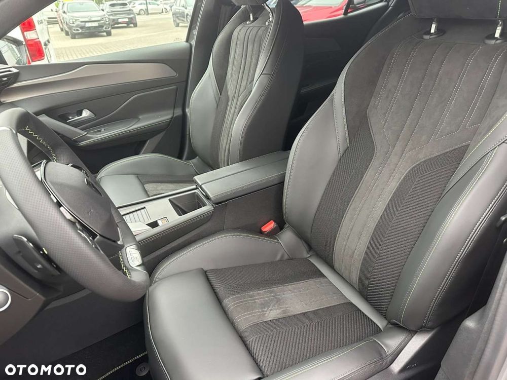 Peugeot 408 - 16