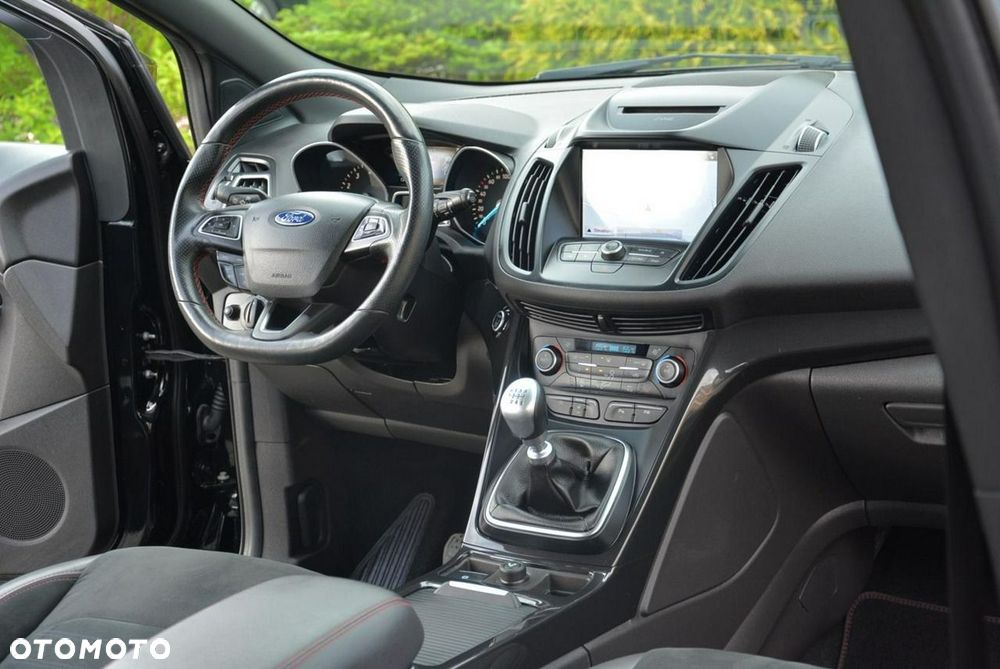 Ford Kuga 1.5 EcoBoost 2x4 ST-Line - 18