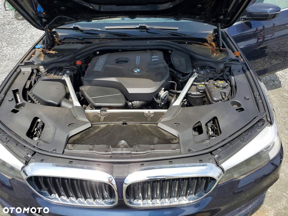BMW Seria 5 530i Luxury Line - 12