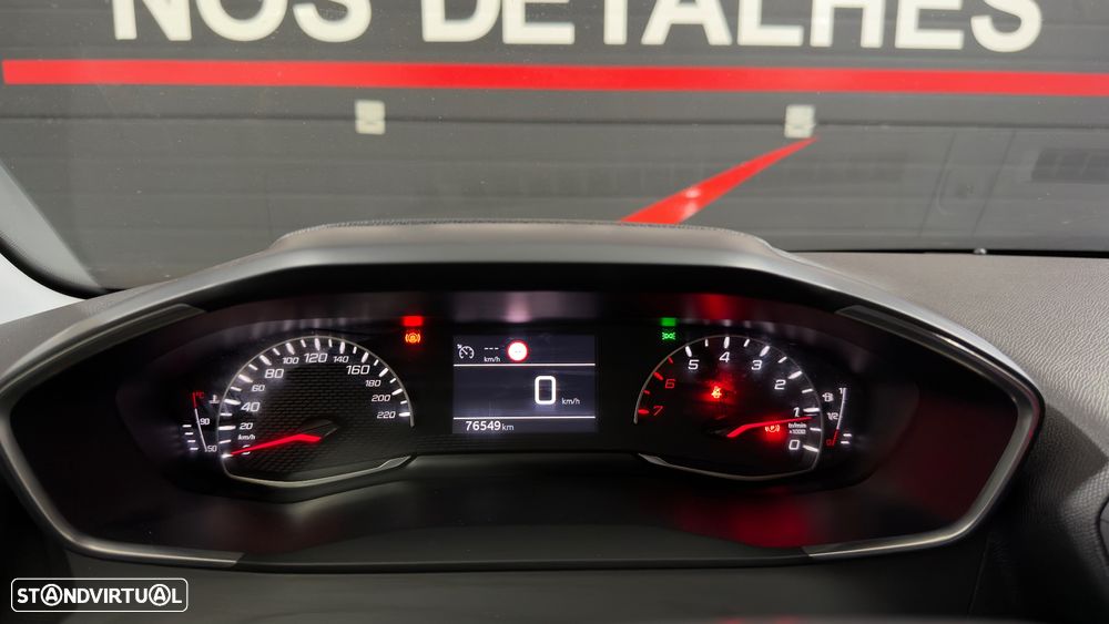 Peugeot 208 PureTech 100 Allure - 21