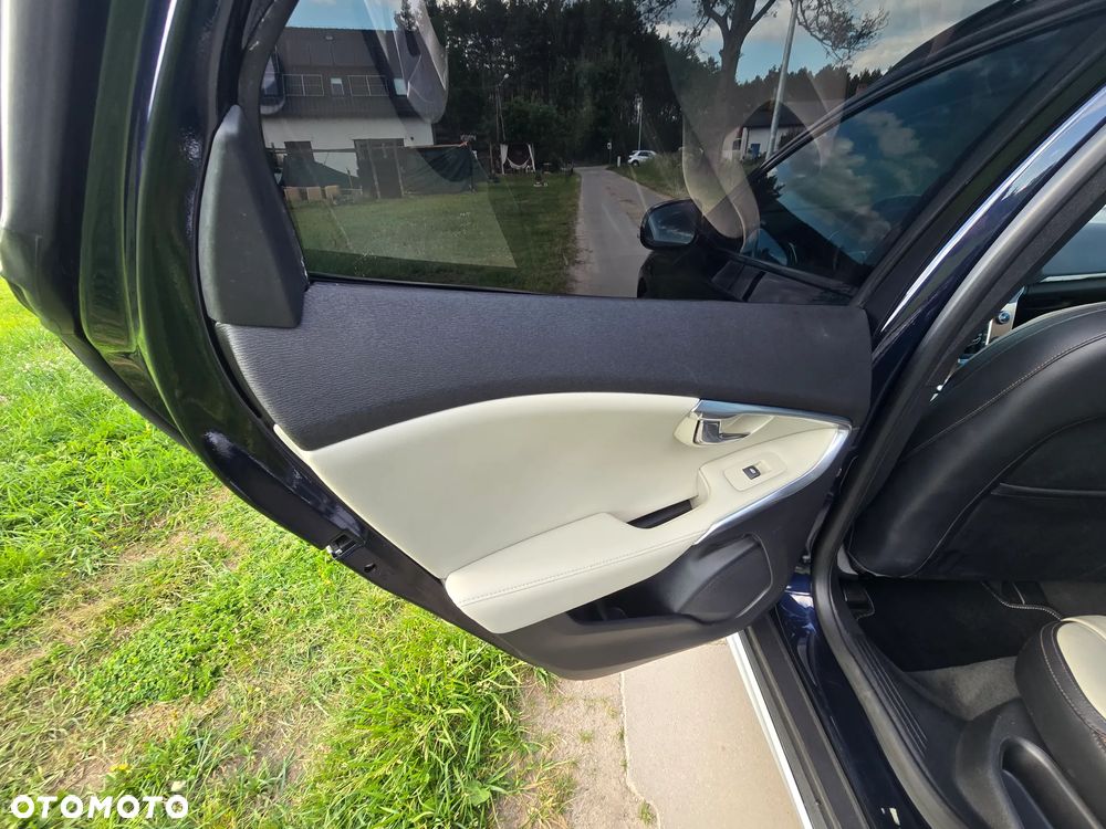 Volvo V40 D4 Geartronic Summum - 15