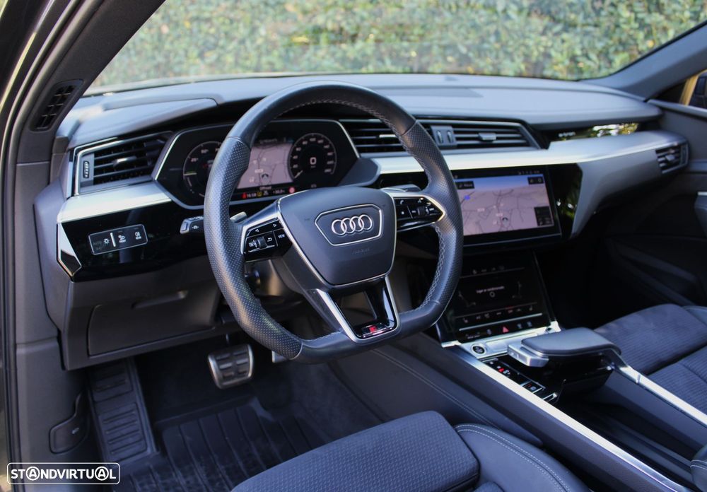 Audi Q8 e-Tron 50 quattro S line - 32