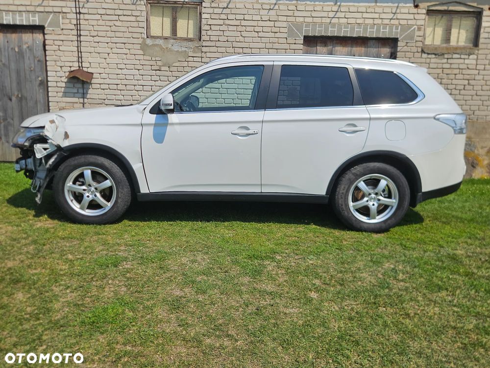 Mitsubishi Outlander 2.2 DI-D Intense + SDA 4WD - 7