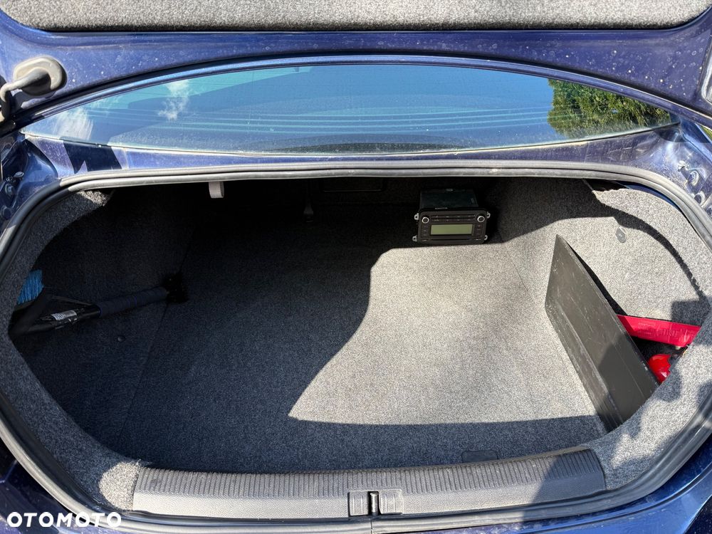 Volkswagen Jetta 2.0 TDI Comfortline DSG - 18