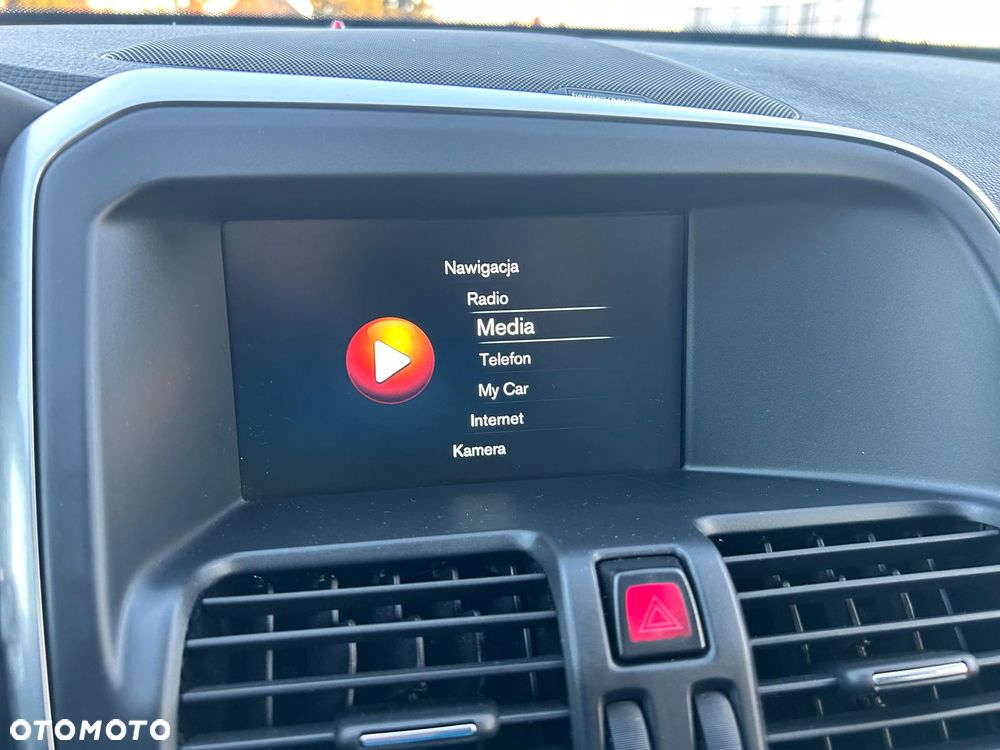 Volvo XC 60 D4 Geartronic Momentum - 32
