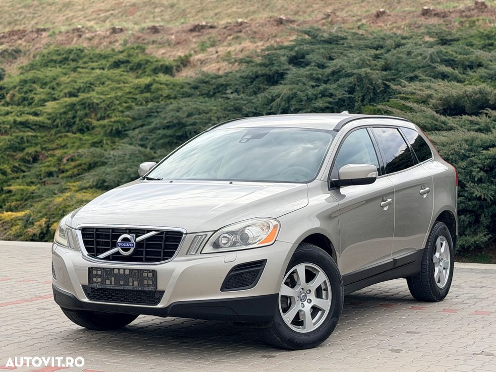 Volvo XC 60 D3 AWD Aut. Momentum - 3